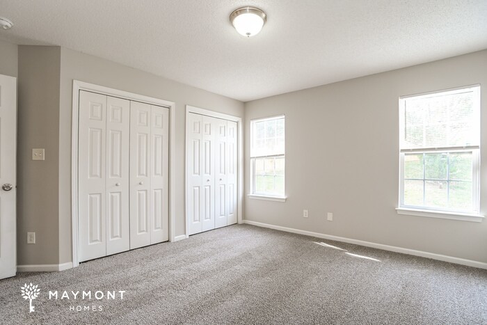 Building Photo - 2428 Fairstone Ave