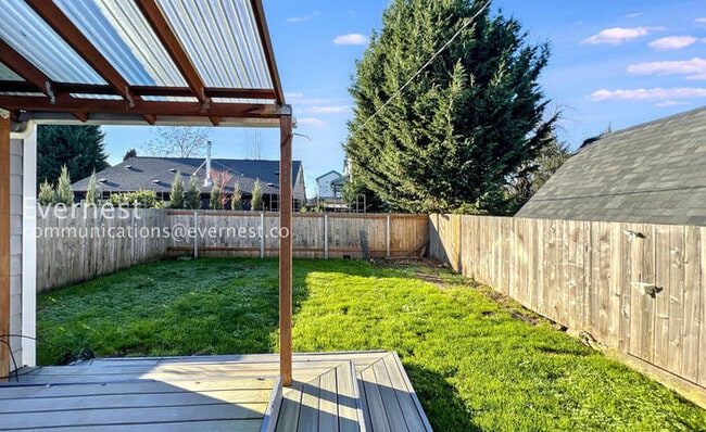 Building Photo - 6147 NE 9th Ave