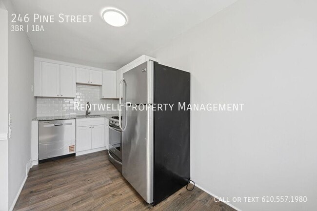 Primary Photo - 246 Pine St