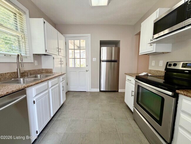 Building Photo - 1104 Barret Ave