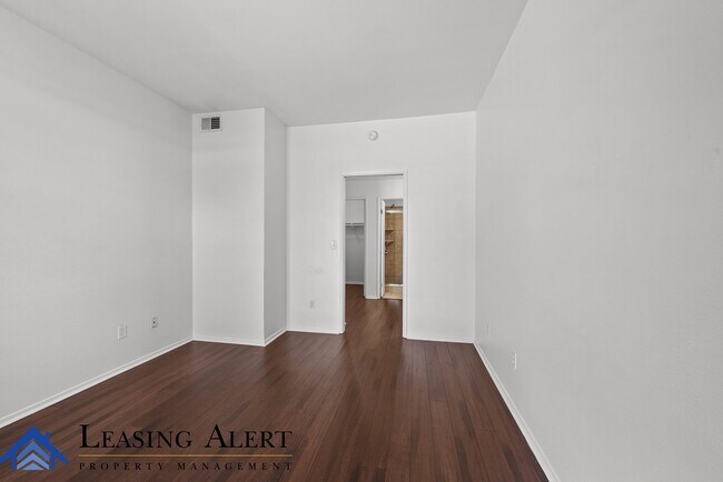 Building Photo - 23709 Del Monte Dr.