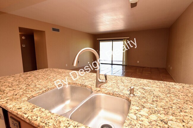 Building Photo - Updated Sunrise at Presidio 2 Bed 2 Bath Townhome