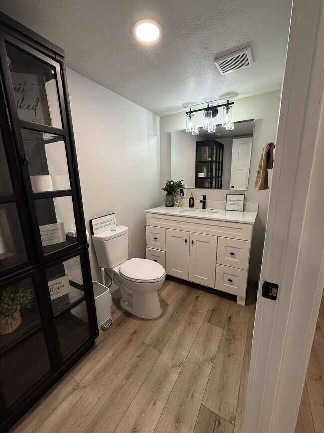 Building Photo - 46 S 2920 W