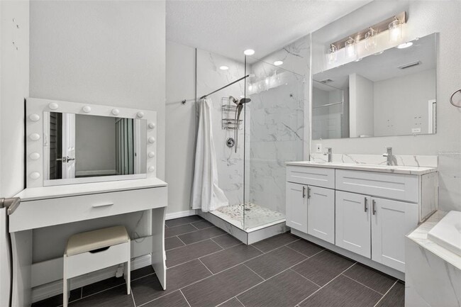 Building Photo - 4362 Tyler Cir N