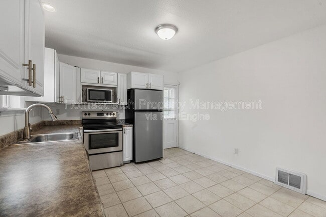 Building Photo - 3966 Kleinschmidt Rd