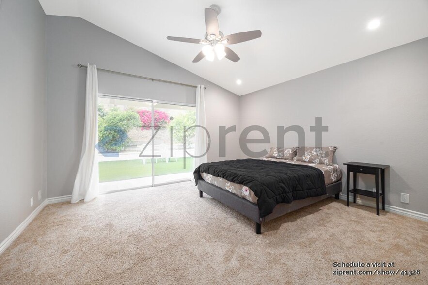 Building Photo - 9453 Stargaze Ave