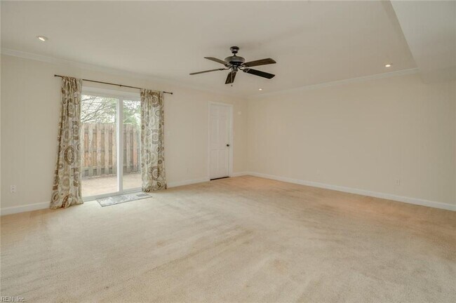 Building Photo - 590 Tenbee Ln
