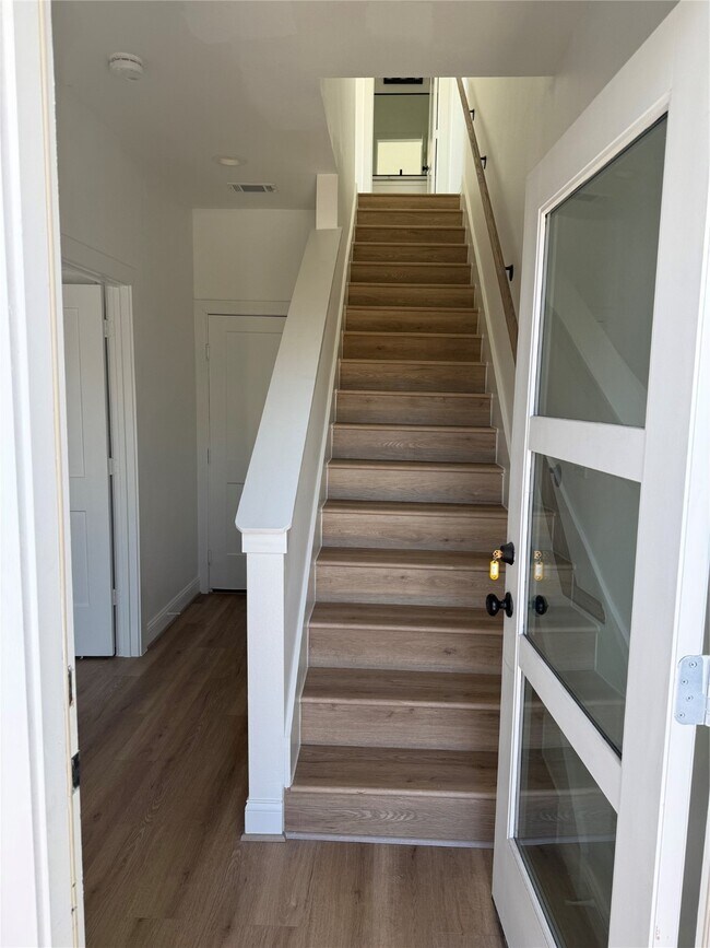 Building Photo - 6350 Culberson St