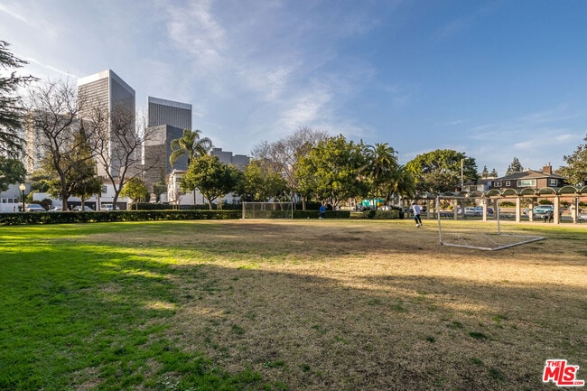 Building Photo - 9768 W Olympic Blvd
