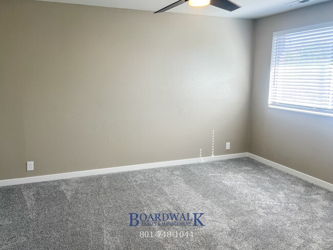 Building Photo - Recently Remodeled 2 bedroom in Salt Lake!