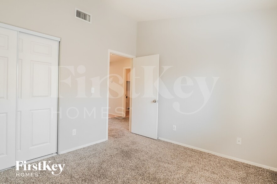 Building Photo - 3392 W Vía Campana De Oro