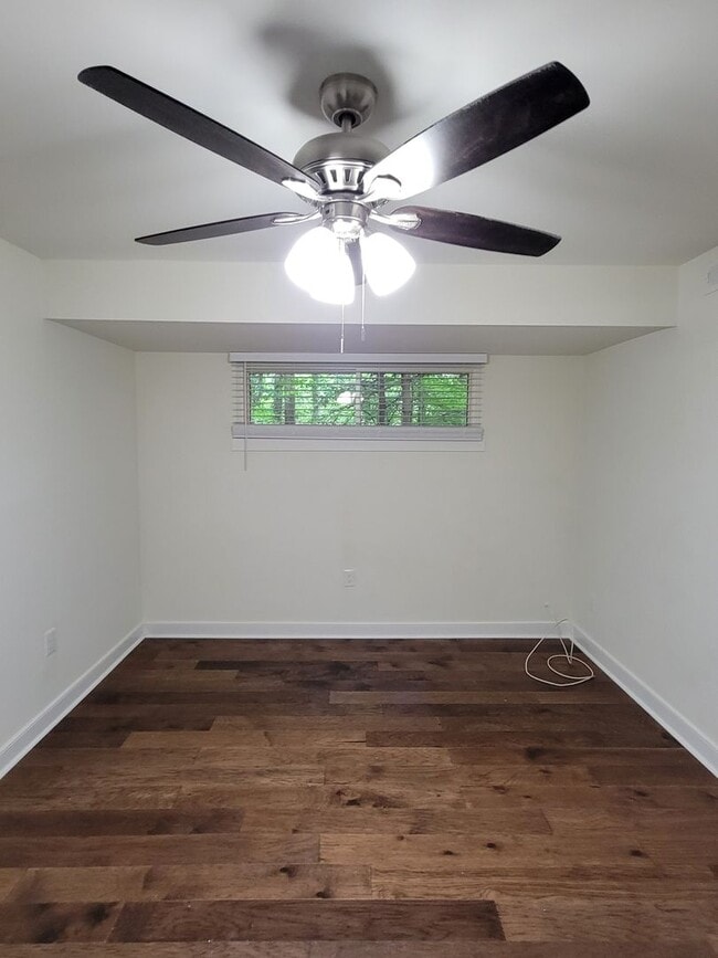 Building Photo - Remodeled 3 Bedroom 2 Bath Condo in Bon Air