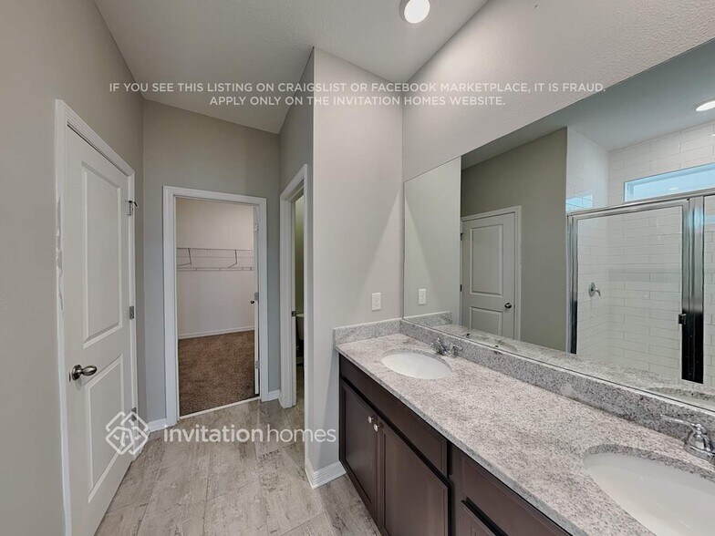 Building Photo - 11821 Cara Field Ave