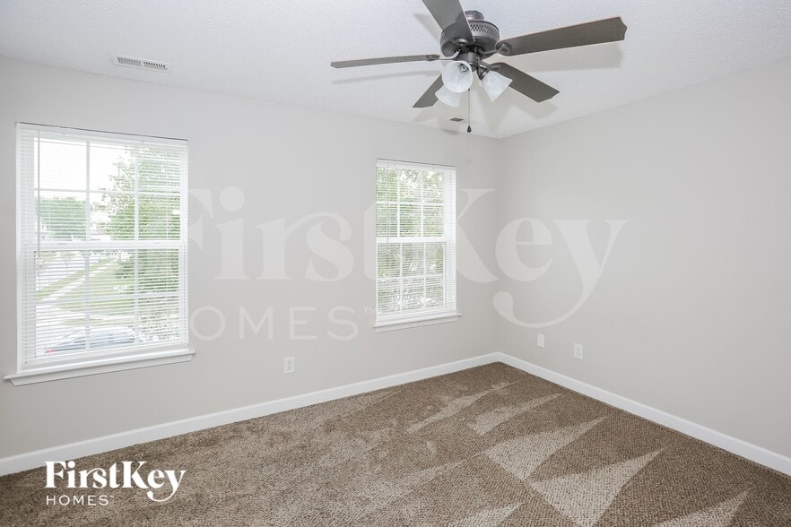 Building Photo - 9143 Simonton Dr