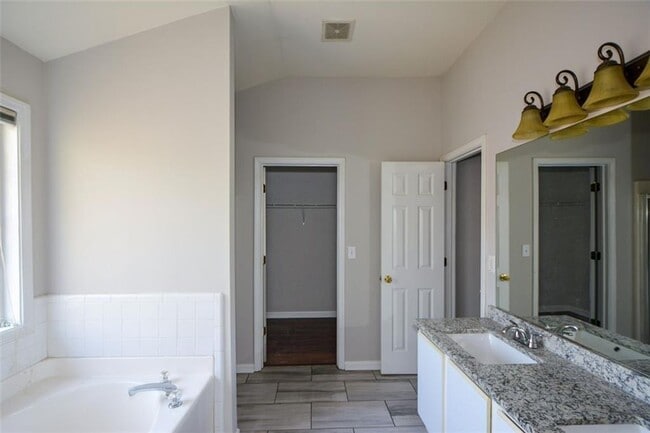 Building Photo - 3063 Grace Ct