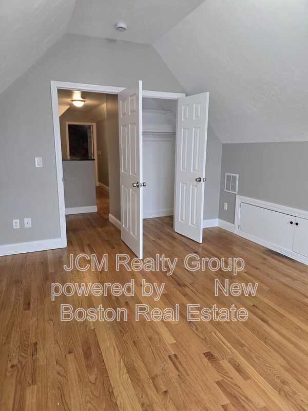 Building Photo - 283 Lincoln Ave