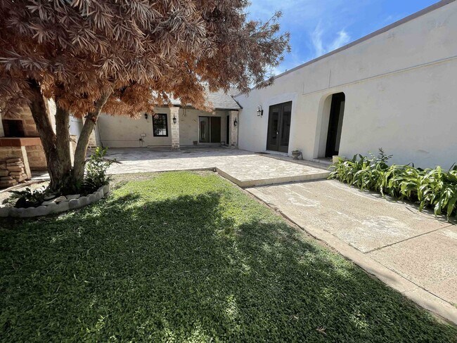 Building Photo - 2202 O'Kane St