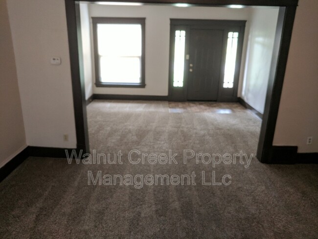 Building Photo - 2103 1/2 E. 31st Street