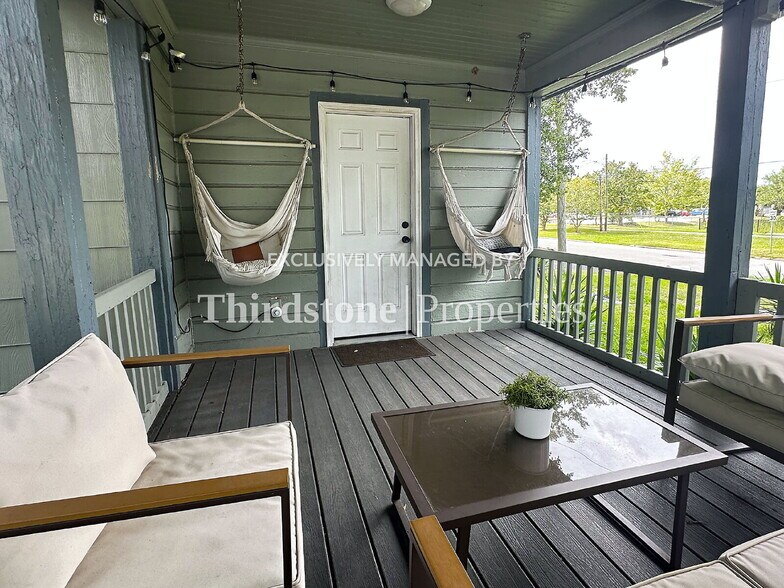 Building Photo - 2508 Gilmore St