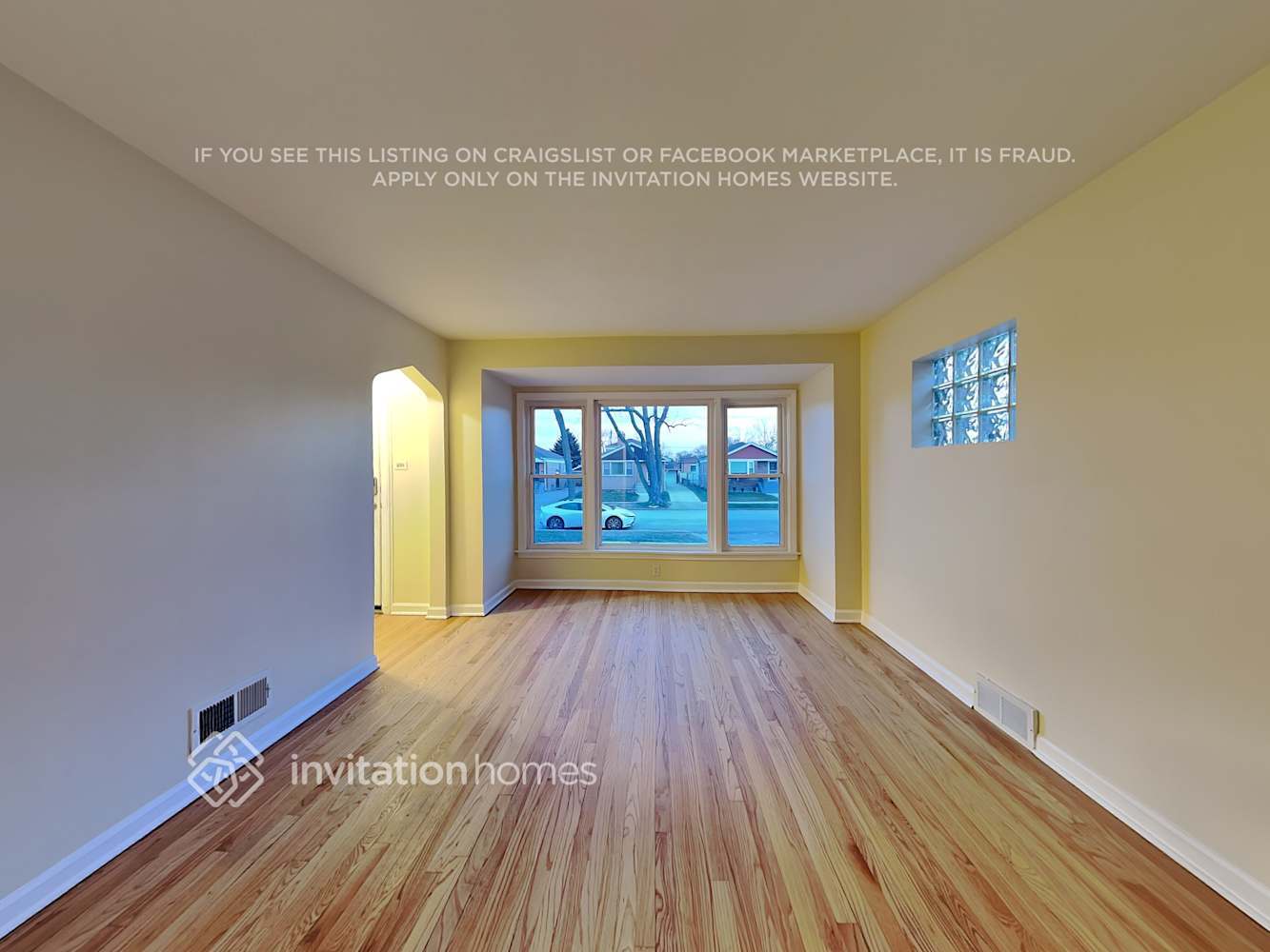 Building Photo - 9024 S Albany Ave