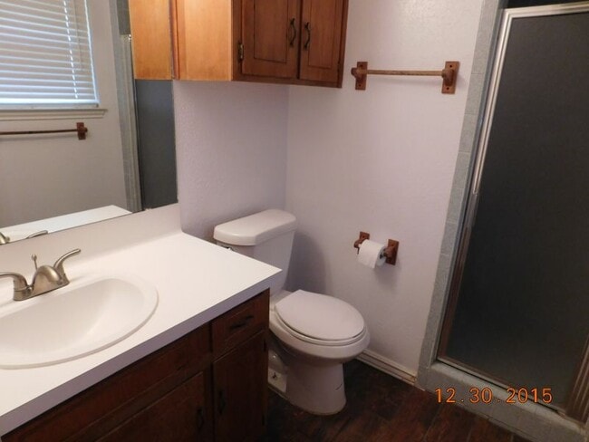 Building Photo - 2215 Phyllis Dr