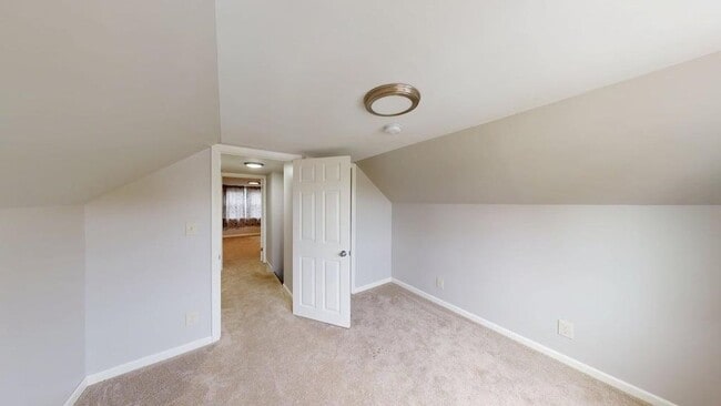 Building Photo - 97 Linton St