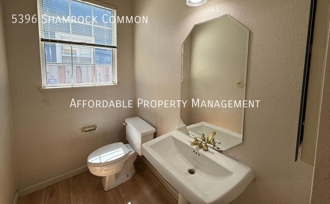 Building Photo - 5396 Shamrock Common
