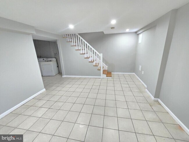 Building Photo - 3516 Erdman Ave