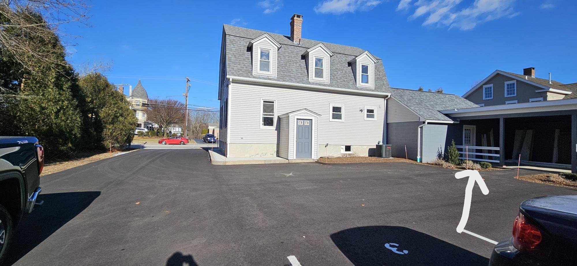 Building Photo - 606 Putnam Pike
