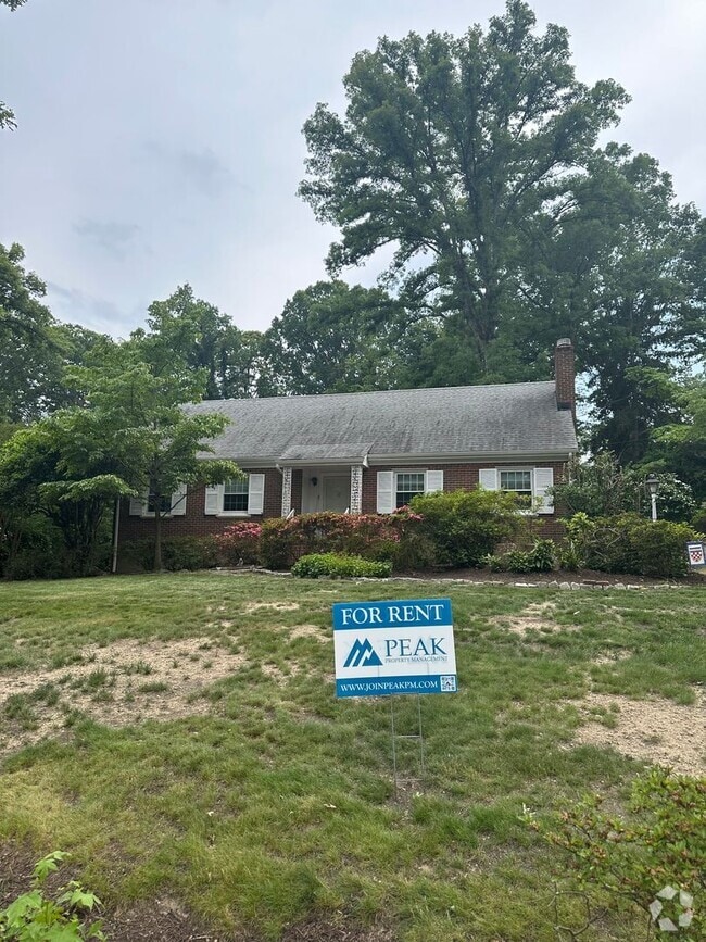 Building Photo - $2500 / 3 br / 2.5 ba / 1546 sqft