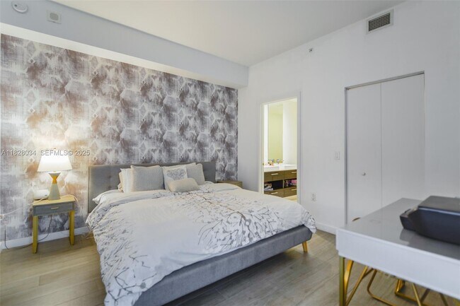 Building Photo - 45 SW 9th St