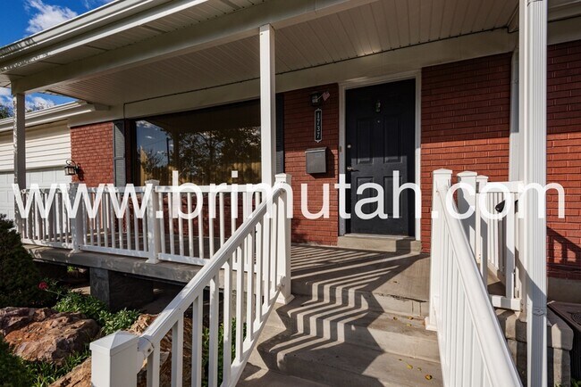 Building Photo - 1737 E Lahar Dr