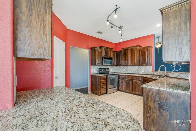 Building Photo - 7017 Springwater Ave