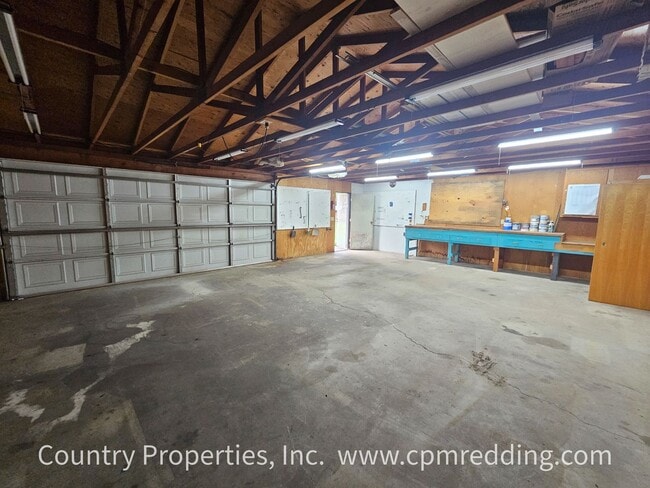 Building Photo - Renovated Gated House on an Acre with Detached Shop in Cottonwood!