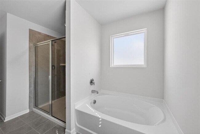 Building Photo - 7566 Jennadee Dr