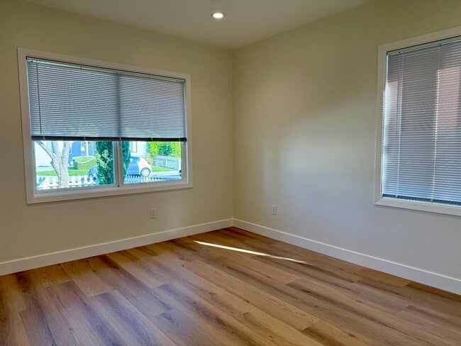 Building Photo - 634 Fulton St