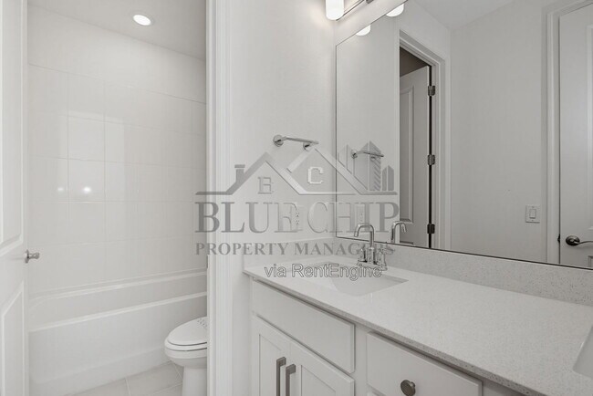 Building Photo - 1217 Pampus Dr