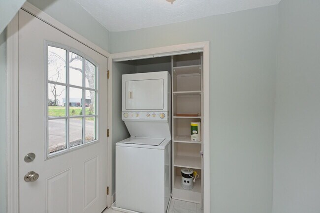 Building Photo - Renovated East Nashville Home | 3BR + Washer/Dryer + Off-Street Parking