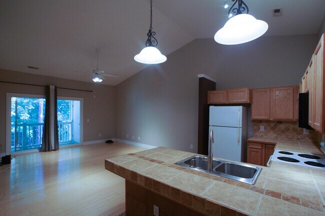 Building Photo - 2900 Trailwood Pines Ln