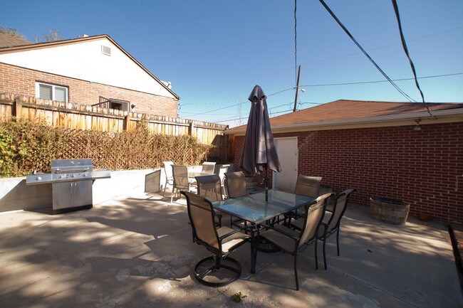 Building Photo - 2Bed/2Bath Home in Sloan's Lake