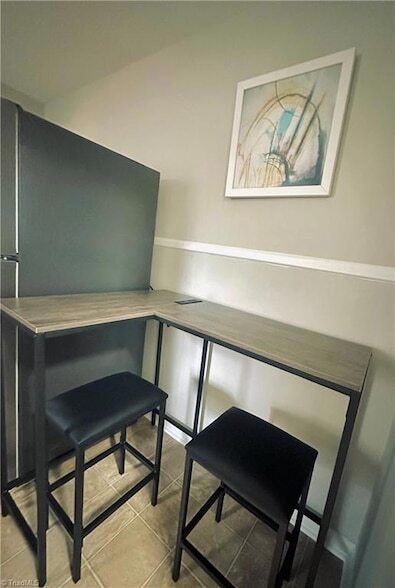 Building Photo - 918 Harris St