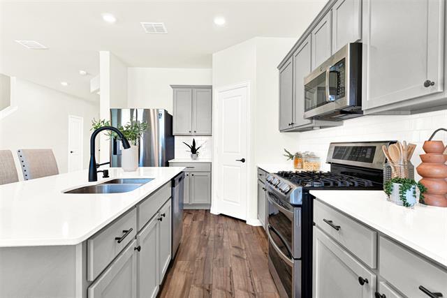 Building Photo - 3320 Brentwood Cv