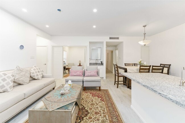 Building Photo - 710 Bering Dr