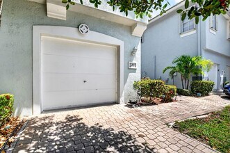 Building Photo - 3271 Laurel Ridge Cir
