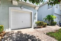 Building Photo - 3271 Laurel Ridge Cir
