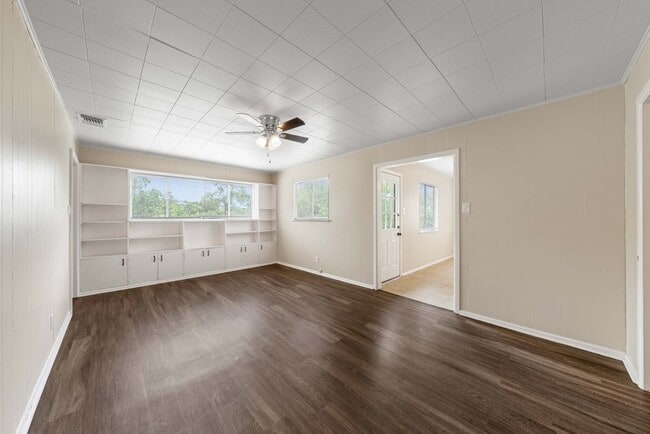 Building Photo - 310 Sumner Dr