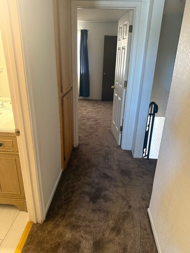 Building Photo - 797 W Mesa Verde Dr