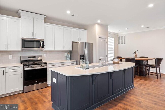 Building Photo - 36081 Windsor Park Dr