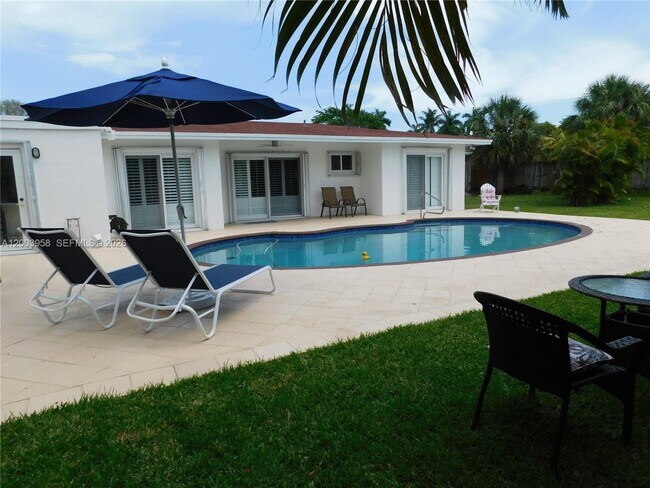 Building Photo - 108 NE 30th St