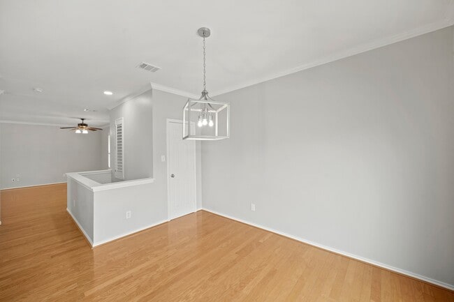 Building Photo - 1014 Rochow St